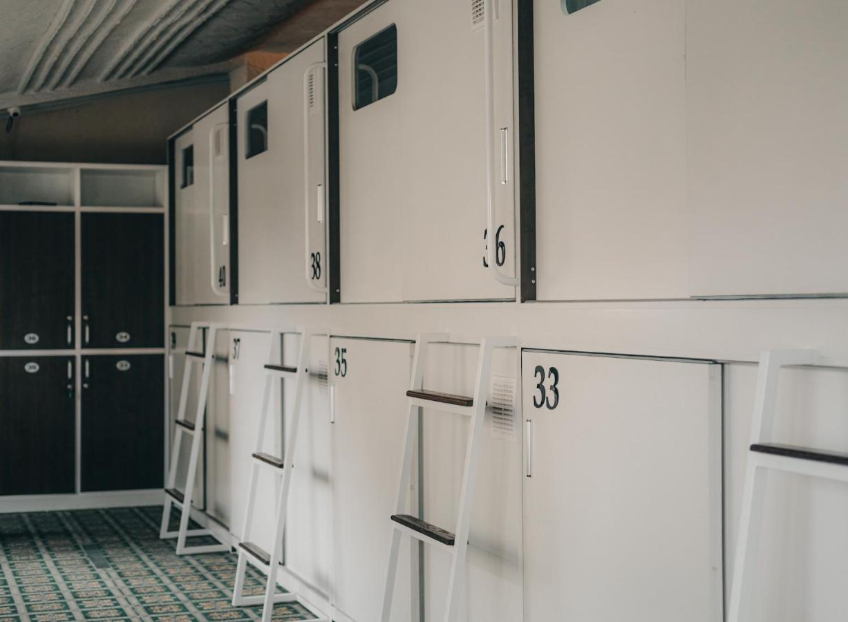 Capsule Hotel Technocave Bishkek Exteriör bild