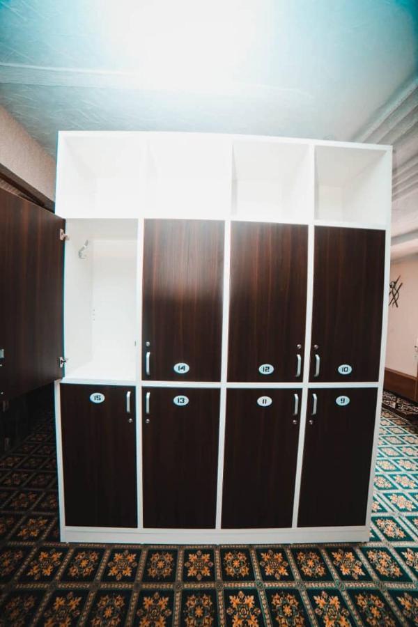 Capsule Hotel Technocave Bishkek Exteriör bild