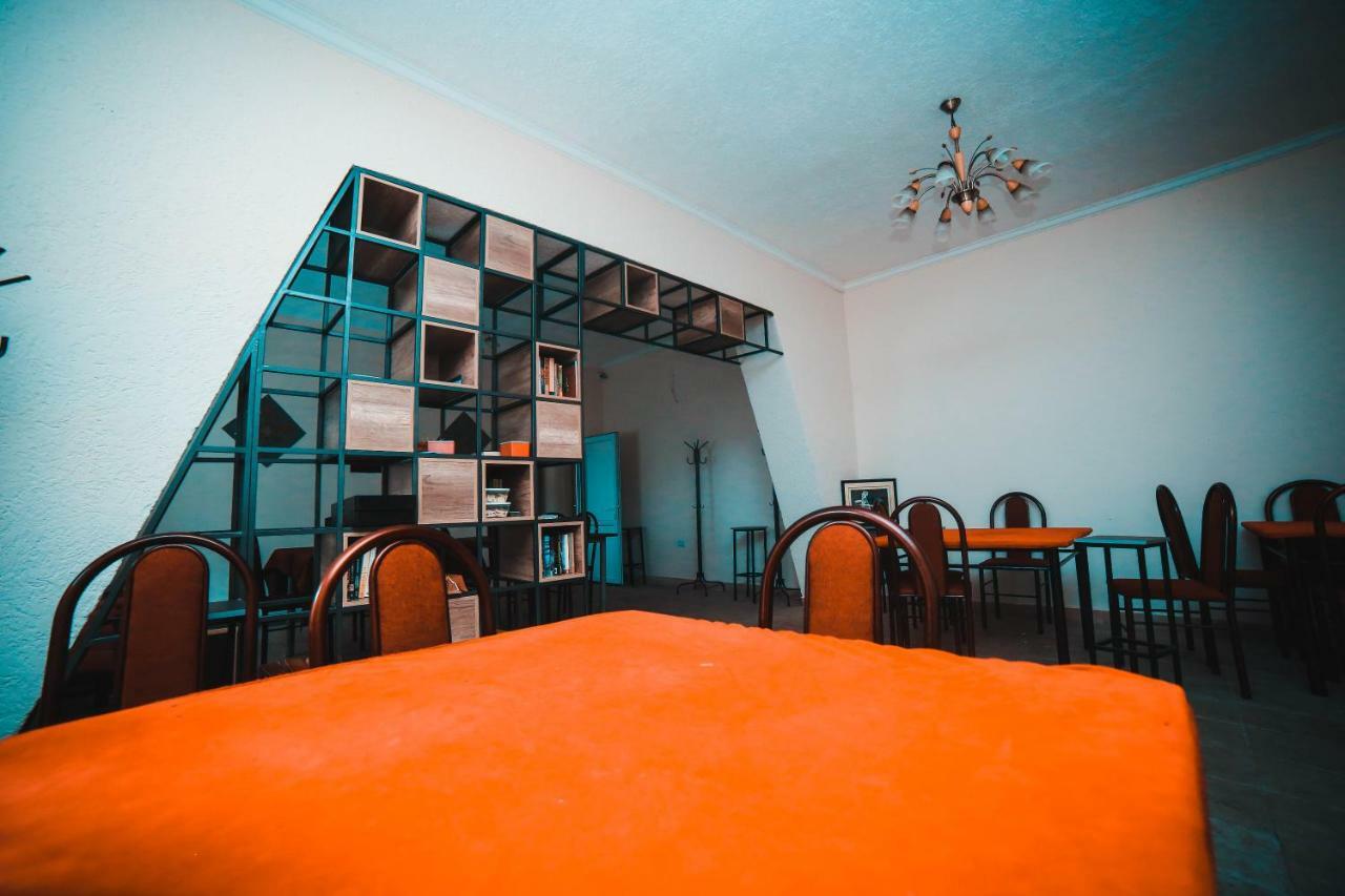 Capsule Hotel Technocave Bishkek Exteriör bild