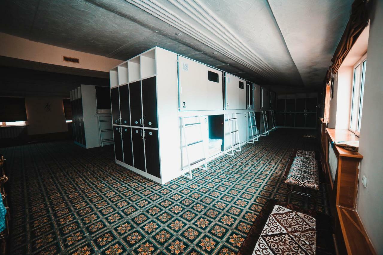 Capsule Hotel Technocave Bishkek Exteriör bild