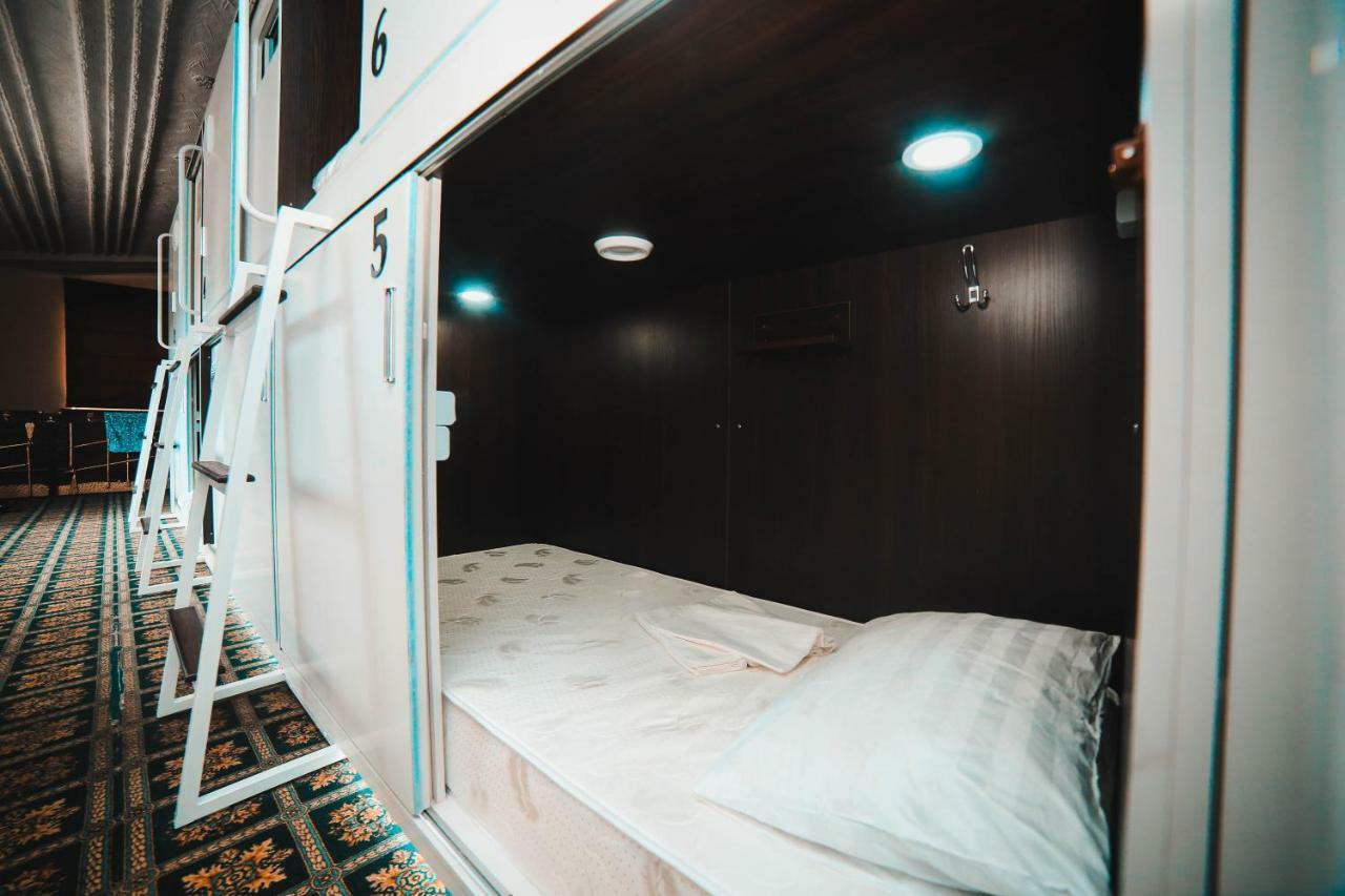 Capsule Hotel Technocave Bishkek Exteriör bild